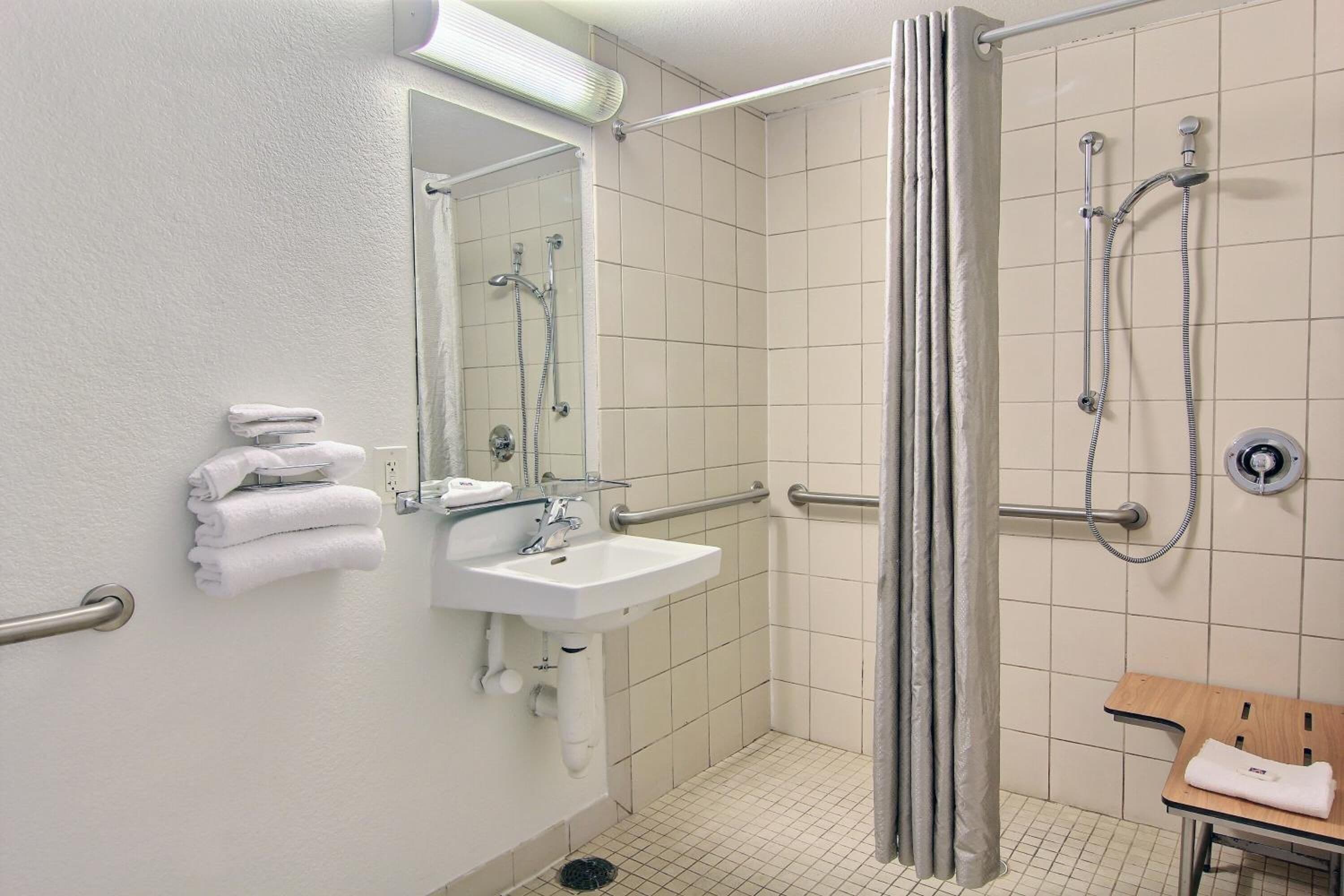 Photo - Motel 6 Austin, TX - Central Downtown UT