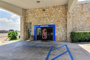 Entrée de l’hébergement