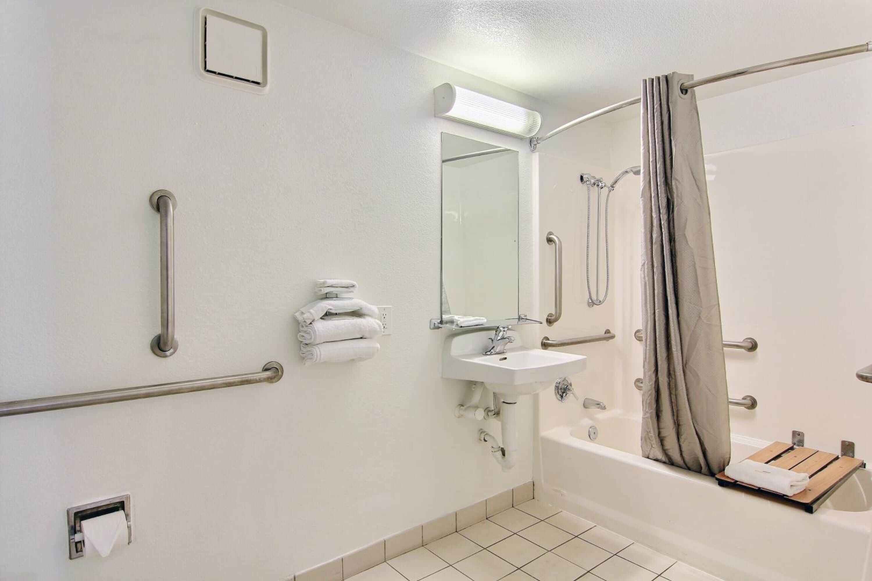 Photo - Motel 6 Austin, TX - Central Downtown UT