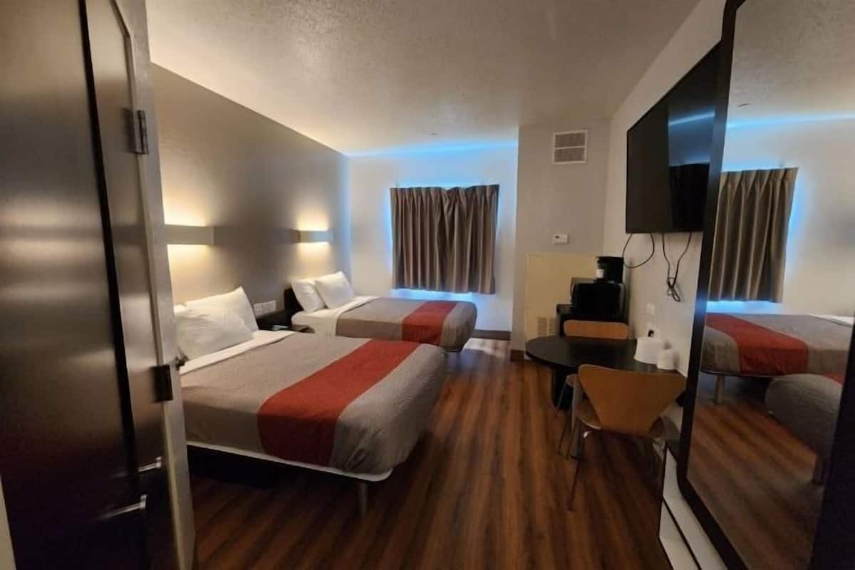 Free WiFi, bed sheets