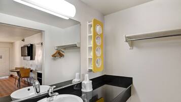 مستلزمات مجانية للعناية الشخصية، مناشف