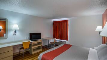 Silitysrauta/-lauta, ilmainen Wi-Fi, vuodevaatteet