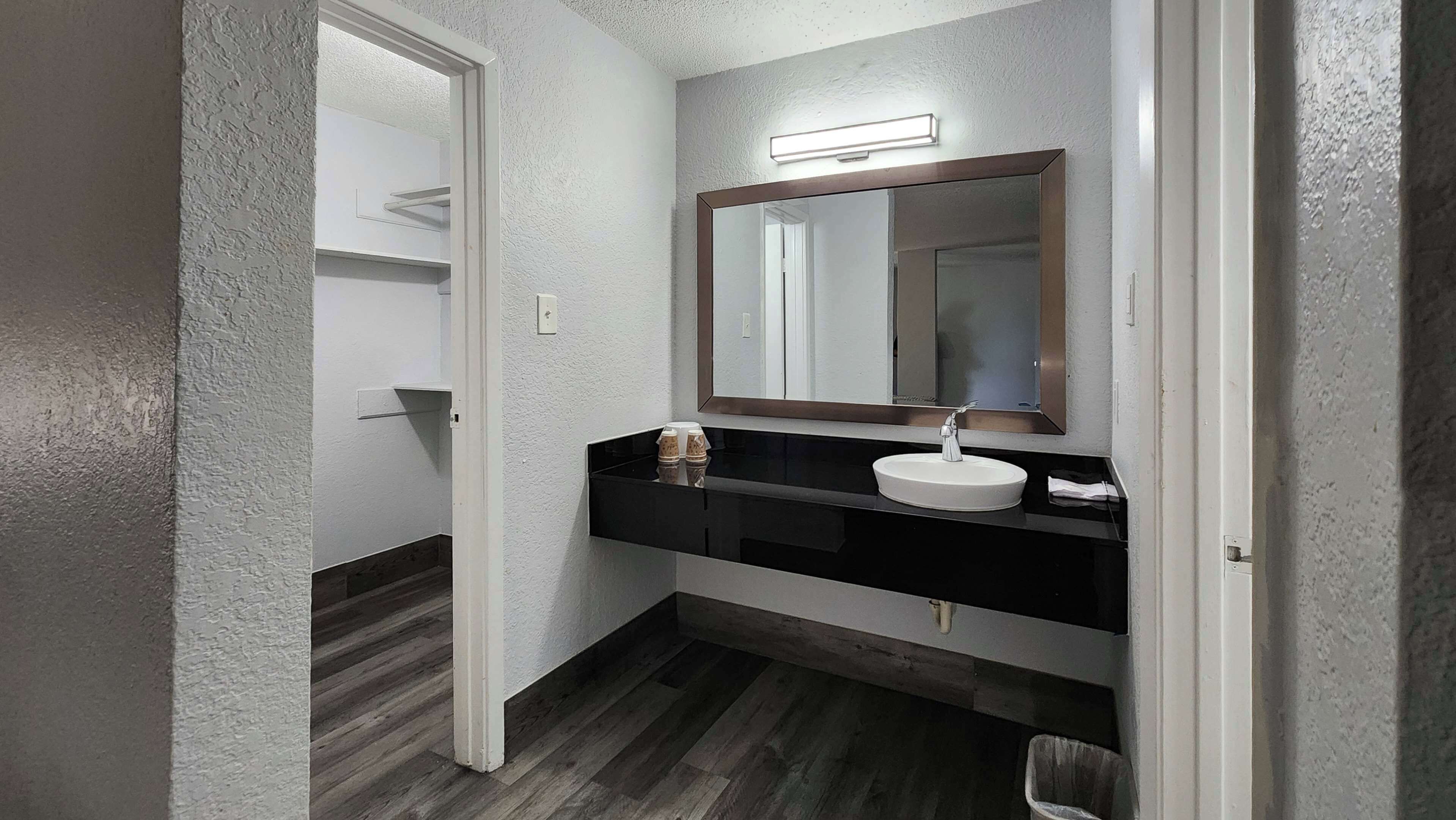 Photo - Motel 6 Houston, TX - Medical Center - NRG Stadium