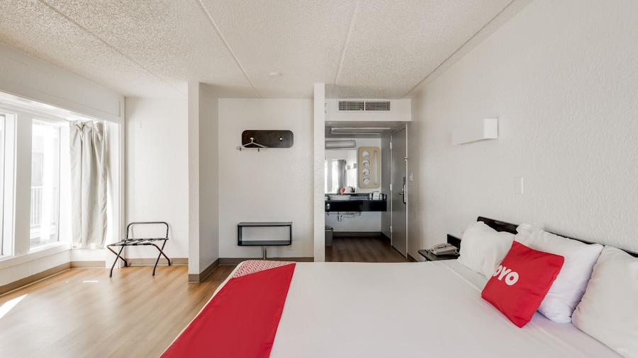 OYO Hotel Houston Katy Freeway