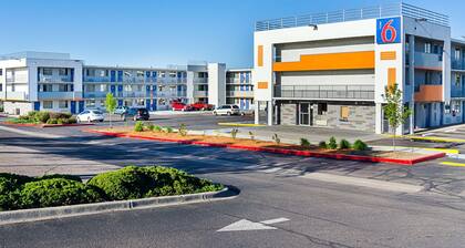 Motel 6 Denver, CO – Downtown