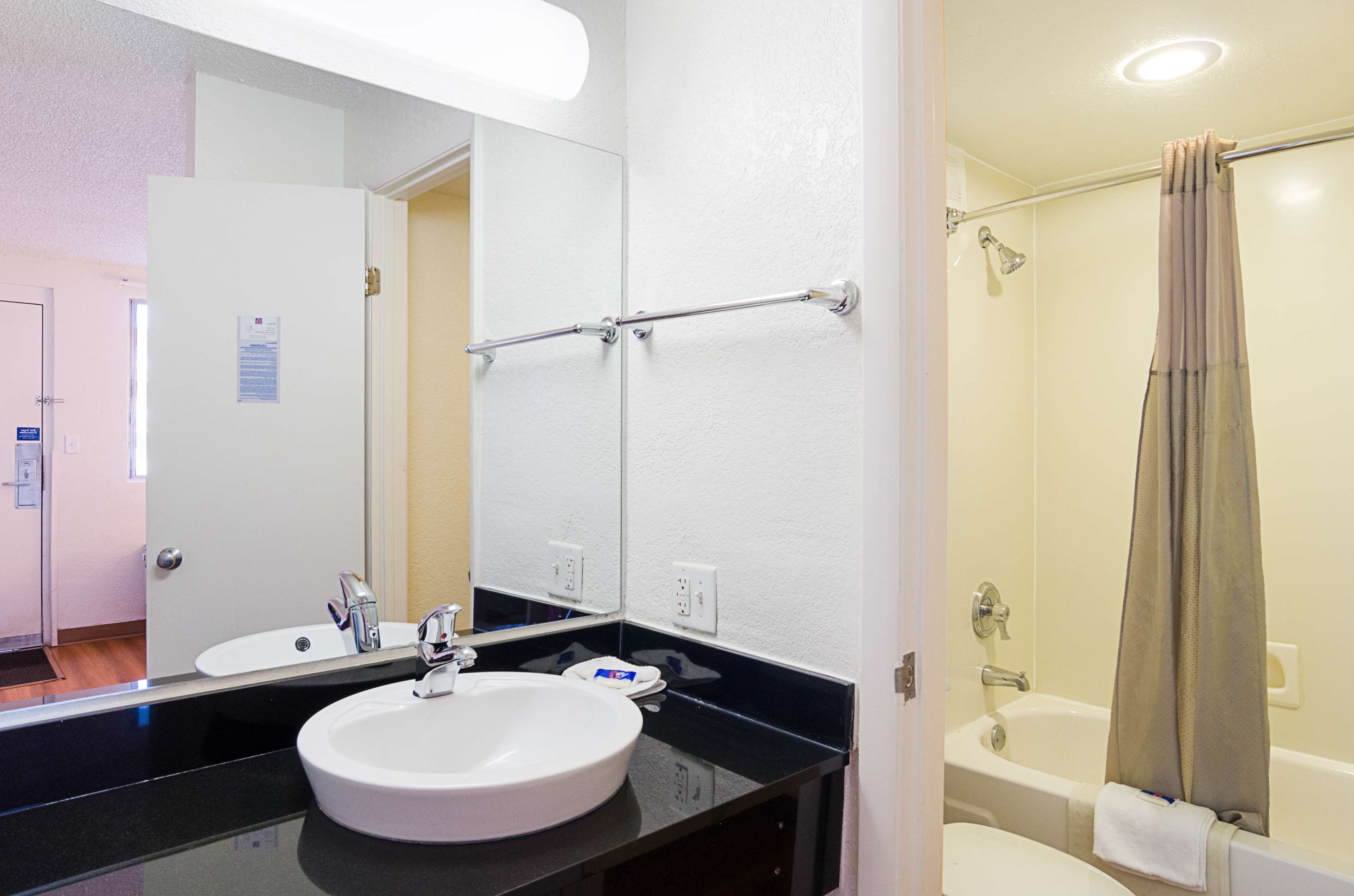 Photo - Motel 6- Denver, CO Downtown