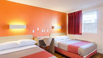 Silitysrauta/-lauta, ilmainen Wi-Fi, vuodevaatteet