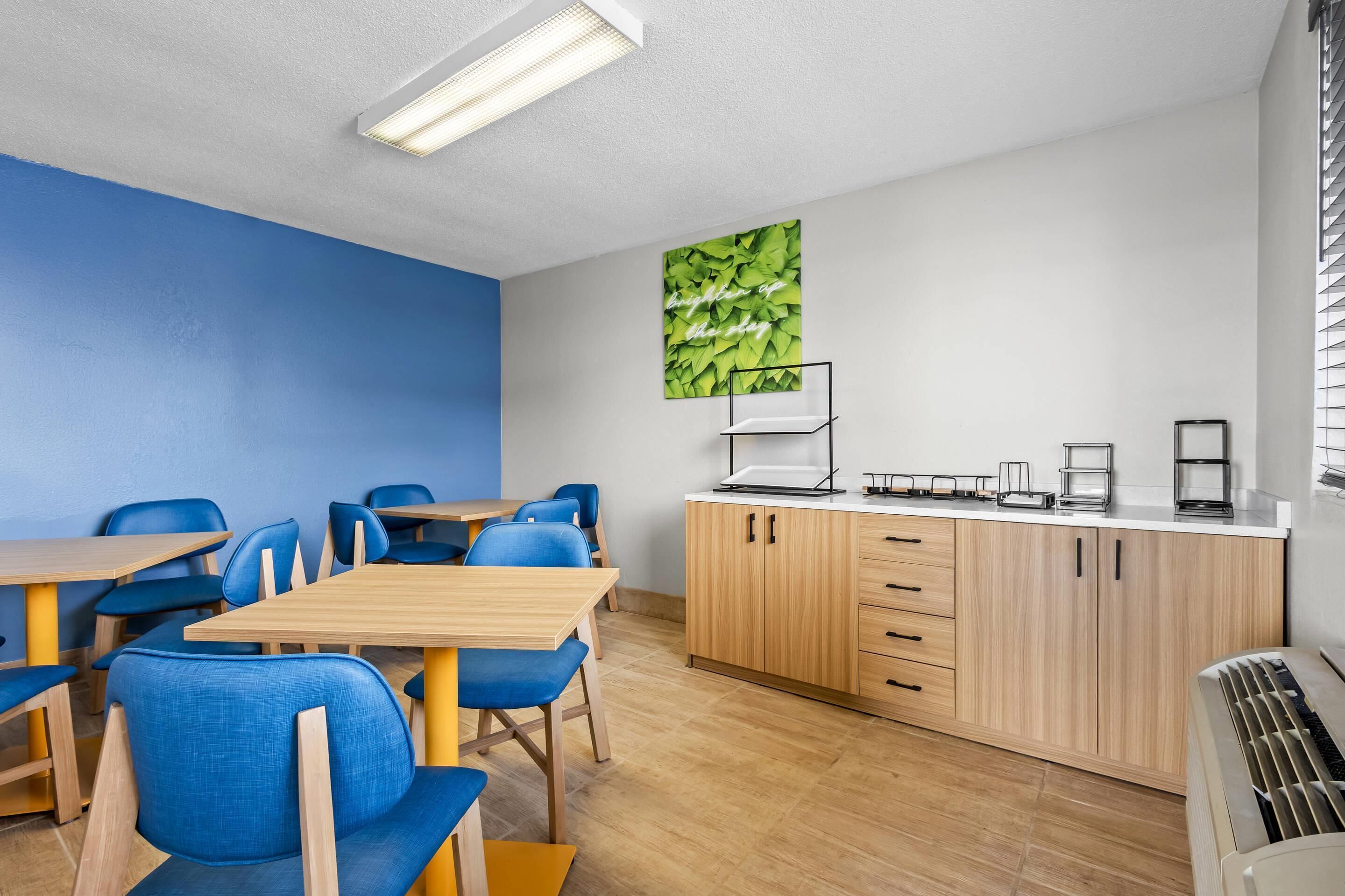 Ilmainen mannermainen aamiainen arkipäivisin 