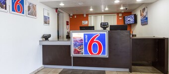 Motel 6 Tempe, AZ – Phoenix Airport – Priest Dr