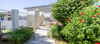 Motel 6 Tempe, AZ – Phoenix Airport – Priest Dr