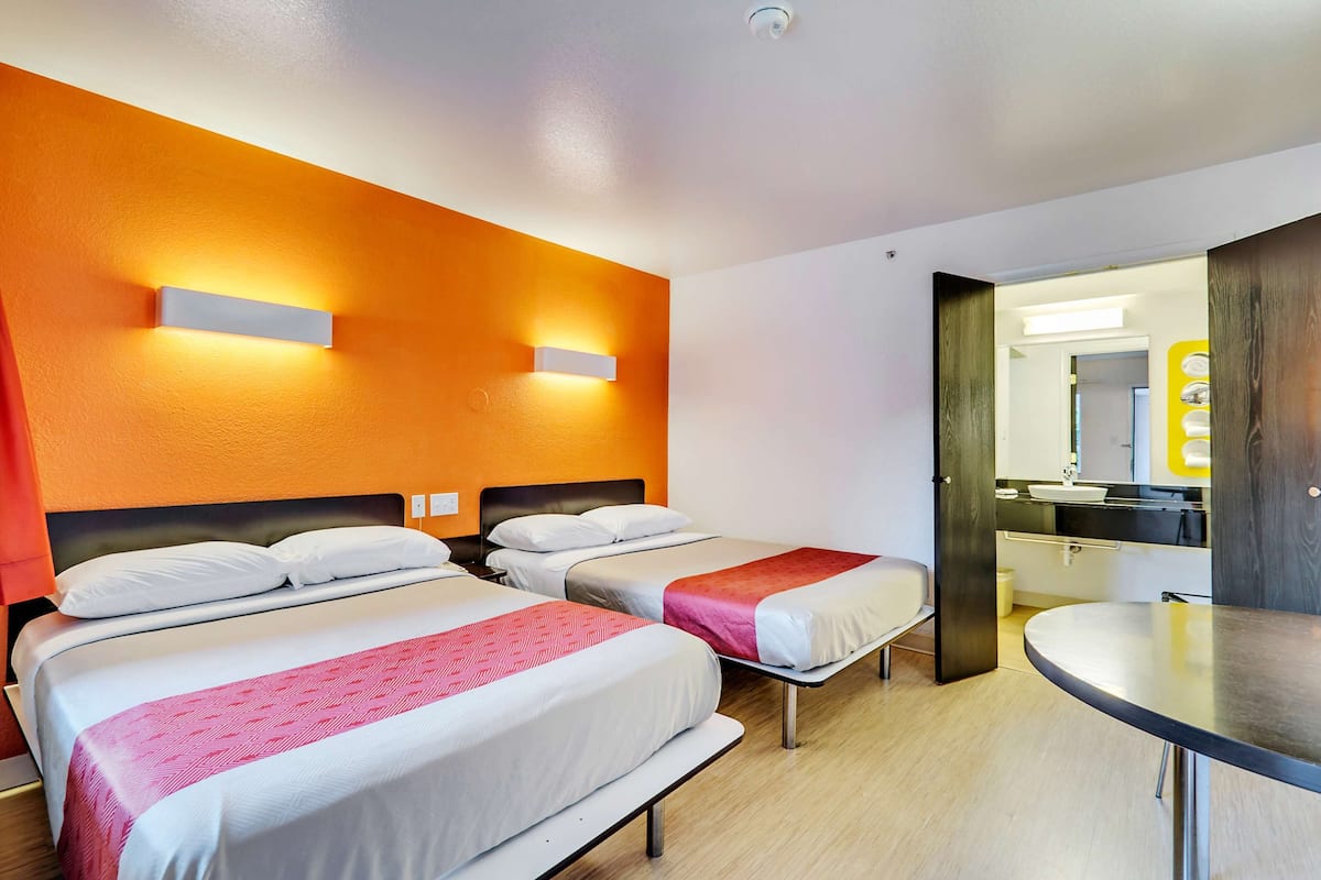 Wifi gratis y ropa de cama