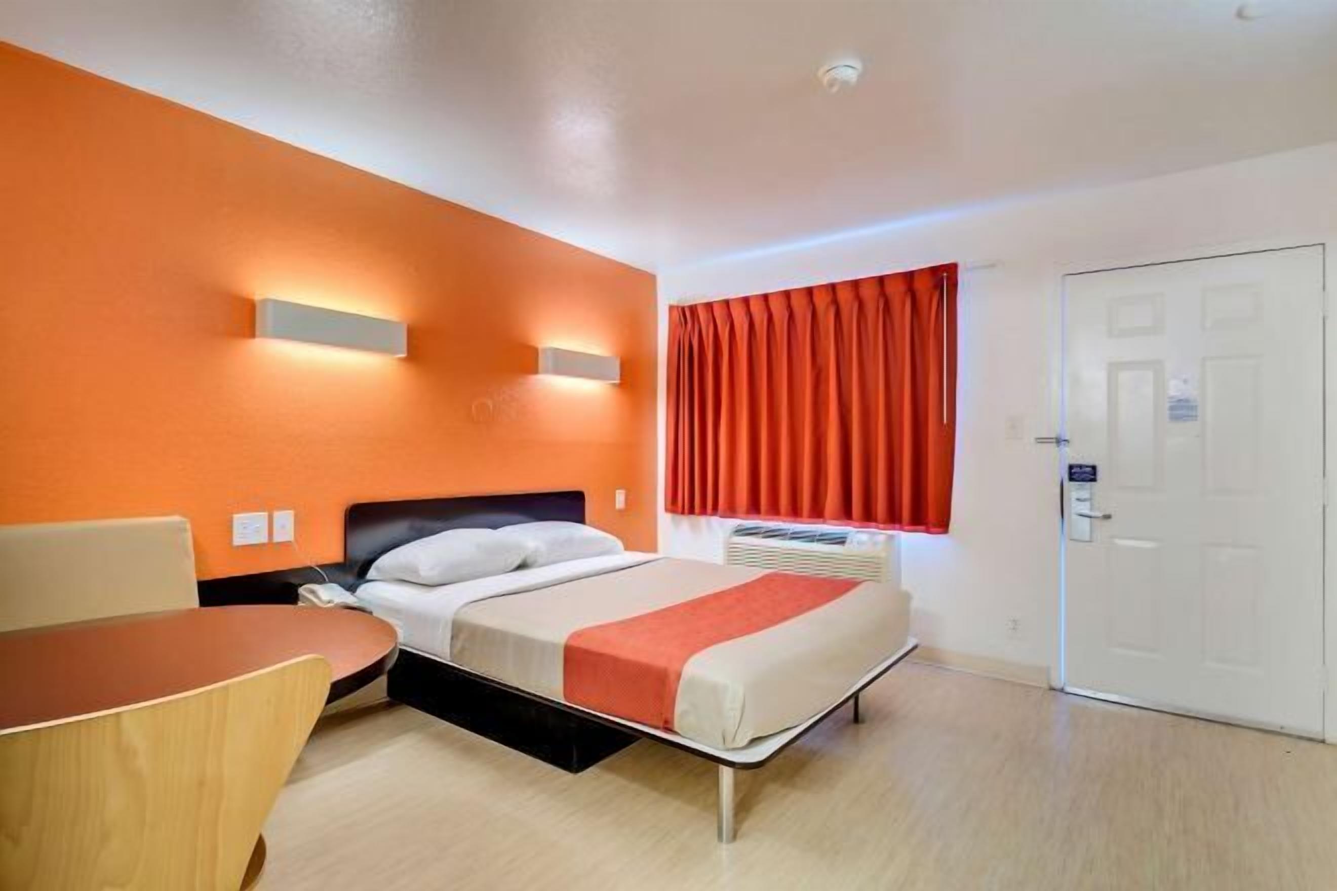 Wi-Fi gratuit, draps fournis