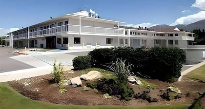 Super 8 by Wyndham Woods Cross/Salt Lake City North