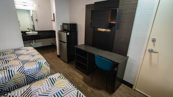 WiFi (free), bed sheets