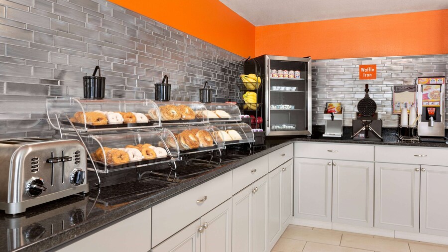 Howard Johnson by Wyndham Harrisonburg