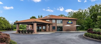 Days Inn by Wyndham Geneva/Finger Lakes