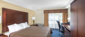 Days Inn by Wyndham Geneva/Finger Lakes