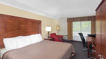 客房, 1 张特大床, 无烟房 | 办公桌、笔记本电脑工作区、遮光窗帘、熨斗/熨衣板