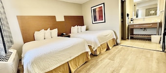 Days Inn & Suites by Wyndham Arlington Near Six Flags