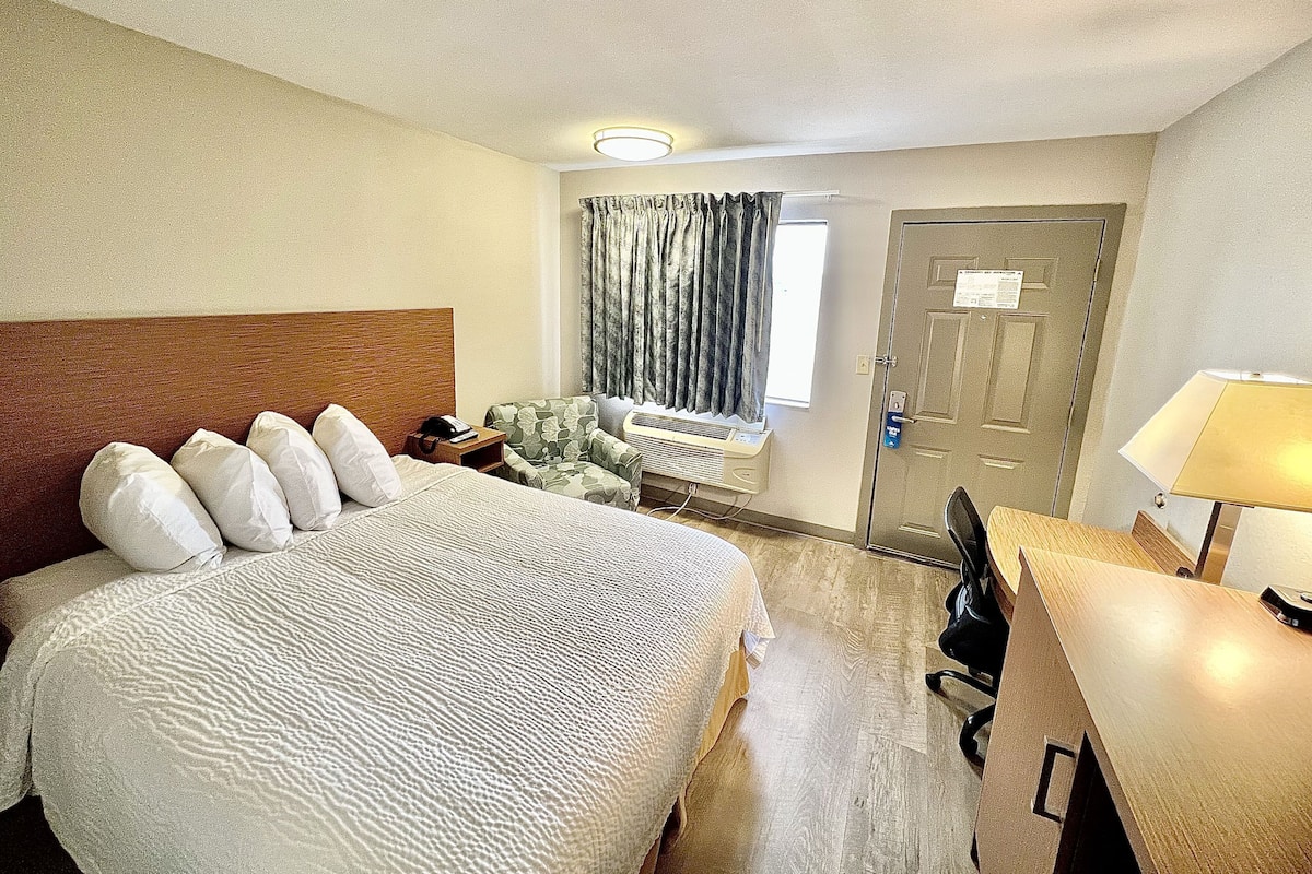 Desk, iron/ironing board, free WiFi, bed sheets