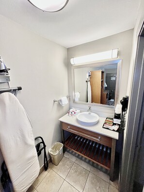 Bathroom sink