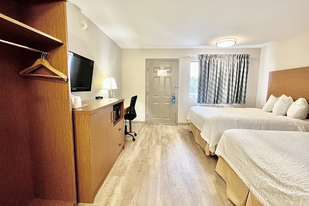 2 Full Size Beds, Non Smoking | Desk, iron/ironing board, free WiFi, bed sheets