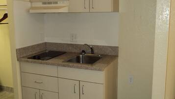 Room, Smoking | Private kitchenette | Coffee/tea maker