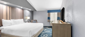 Quality Inn Shawnee North I-40
