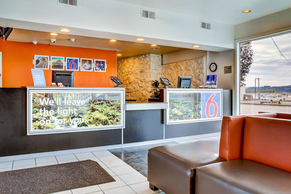 Motel 6 Coos Bay, OR
