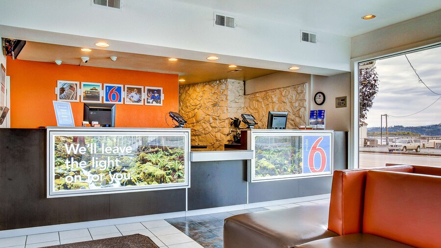 Motel 6 Coos Bay, OR