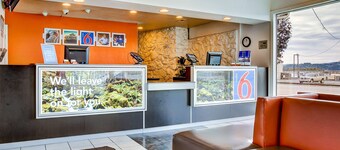 Motel 6 Coos Bay, OR