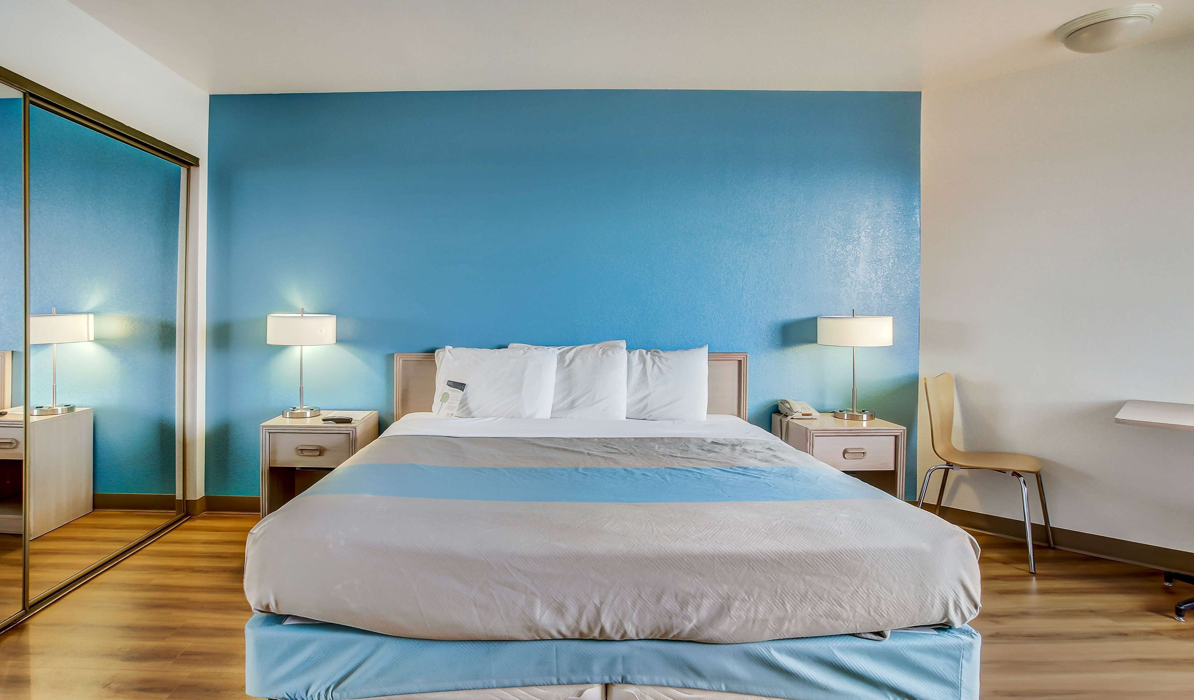 Desk, free WiFi, bed sheets