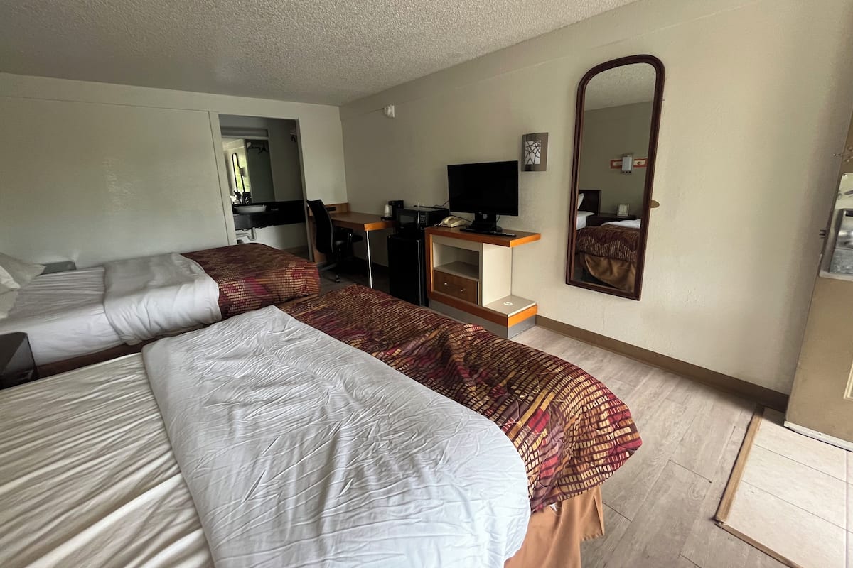 Desk, blackout drapes, iron/ironing board, free WiFi