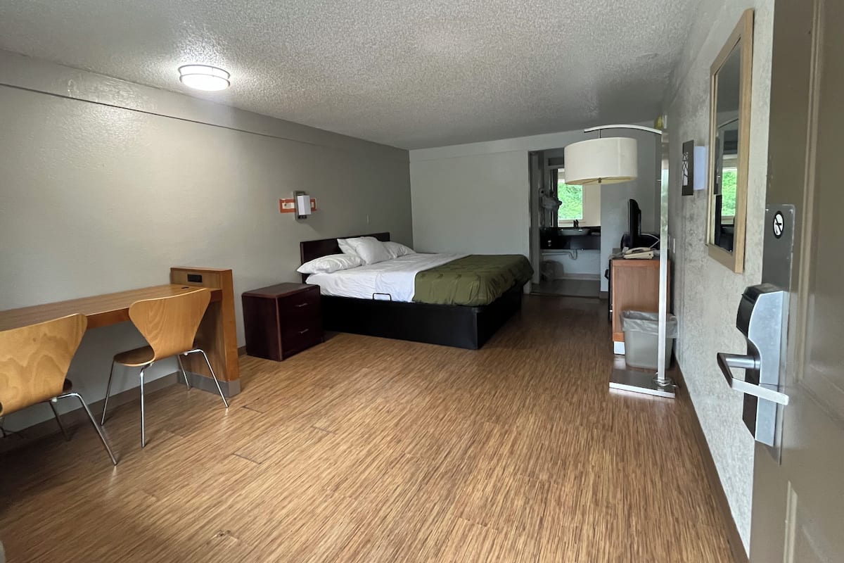 Desk, blackout drapes, iron/ironing board, free WiFi