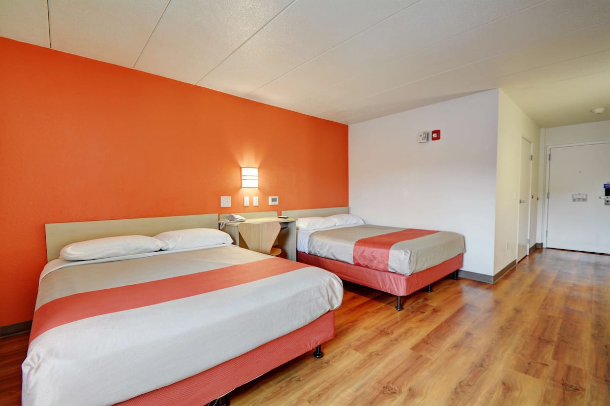 Wifi gratis y ropa de cama