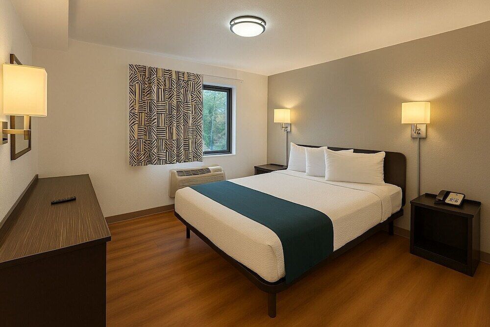 WiFi (無料)、ベッドシーツ