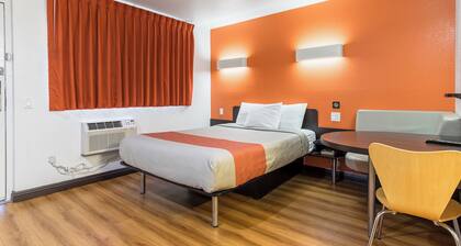 Motel 6 Riverside, CA - UCR East