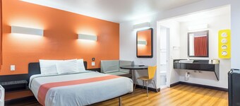 Motel 6 Riverside, CA - UCR East