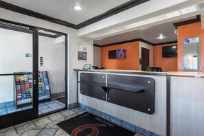 Reception - Motel 6 Riverside, CA - UCR East (Riverside)
