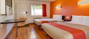 Motel 6 Riverside, CA - UCR East