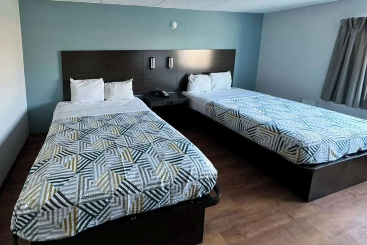 書桌、筆電工作空間、遮光布/窗簾、隔音