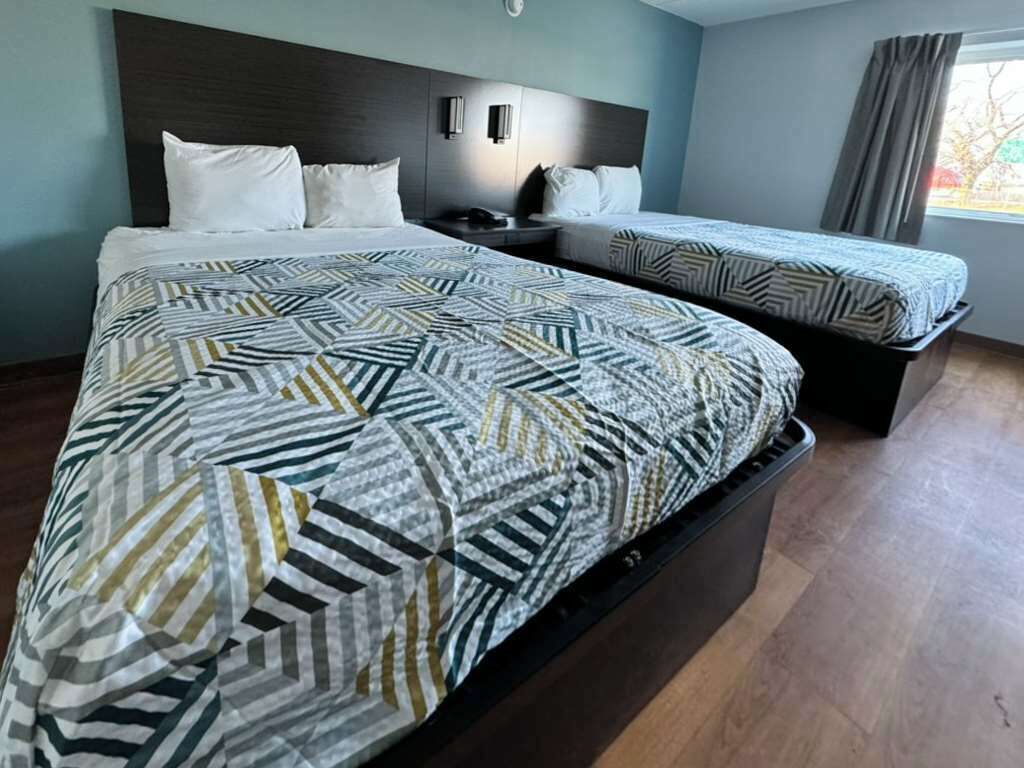 書桌、筆電工作空間、遮光布/窗簾、隔音