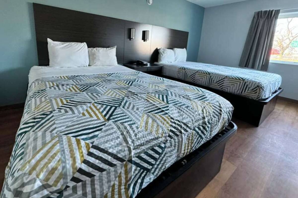 書桌、筆電工作空間、遮光布/窗簾、隔音