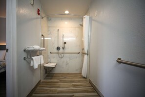 Accessible bathroom - Motel 6 Sacramento, CA - Old Sacramento North (Sacramento)