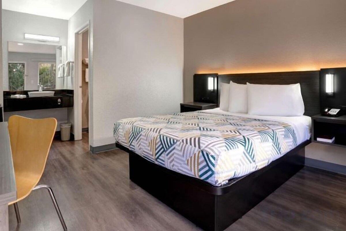 Queen Room with Mini Fridge