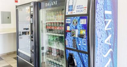 Motel 6 Bakersfield, CA - Convention Center