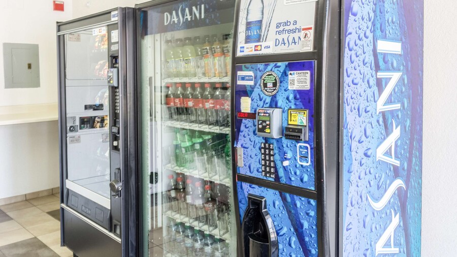 Motel 6 Bakersfield, CA - Convention Center