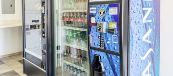 Motel 6 Bakersfield, CA - Convention Center