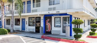 Motel 6 Bakersfield, CA - Convention Center
