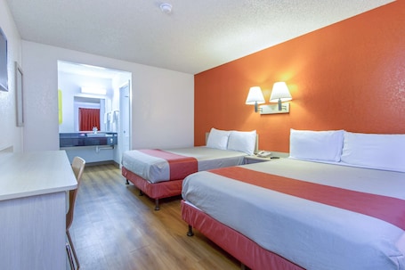 Desk, free cots/infant beds, free WiFi, bed sheets. Motel 6 Phoenix, AZ - Airport - 24th Street